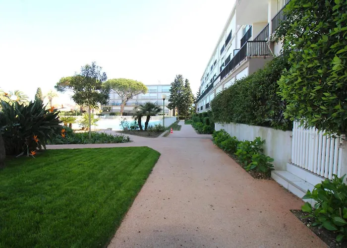 Апартаменты Tropcoq - Au Coeur De St-tropez - Pour 2 Personnes Сен-Тропе