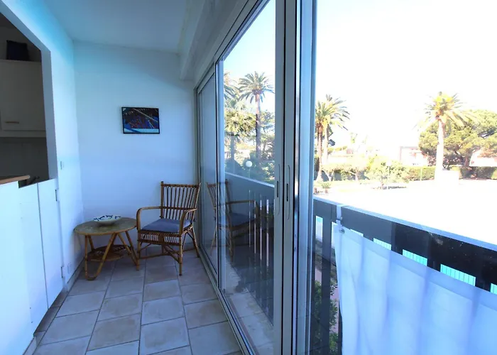 Апартаменты Tropcoq - Au Coeur De St-tropez - Pour 2 Personnes *