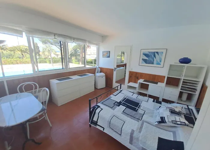 Tropcoq - Au Coeur De St-tropez - Pour 2 Personnes Apartment